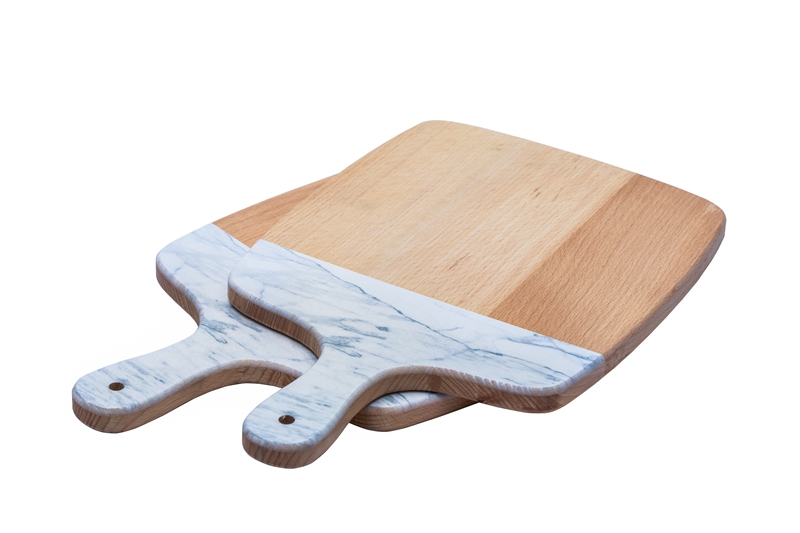 Beech wood cutting board with handle