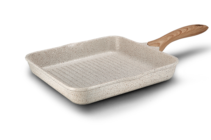 Cast aluminum grill pan with wooden handle 