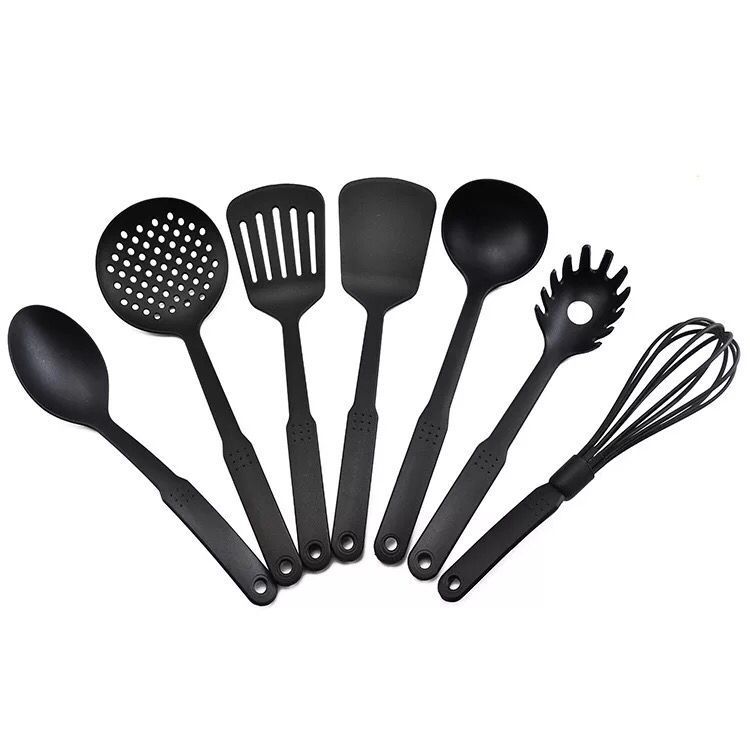 Nylon kitchen utensil set