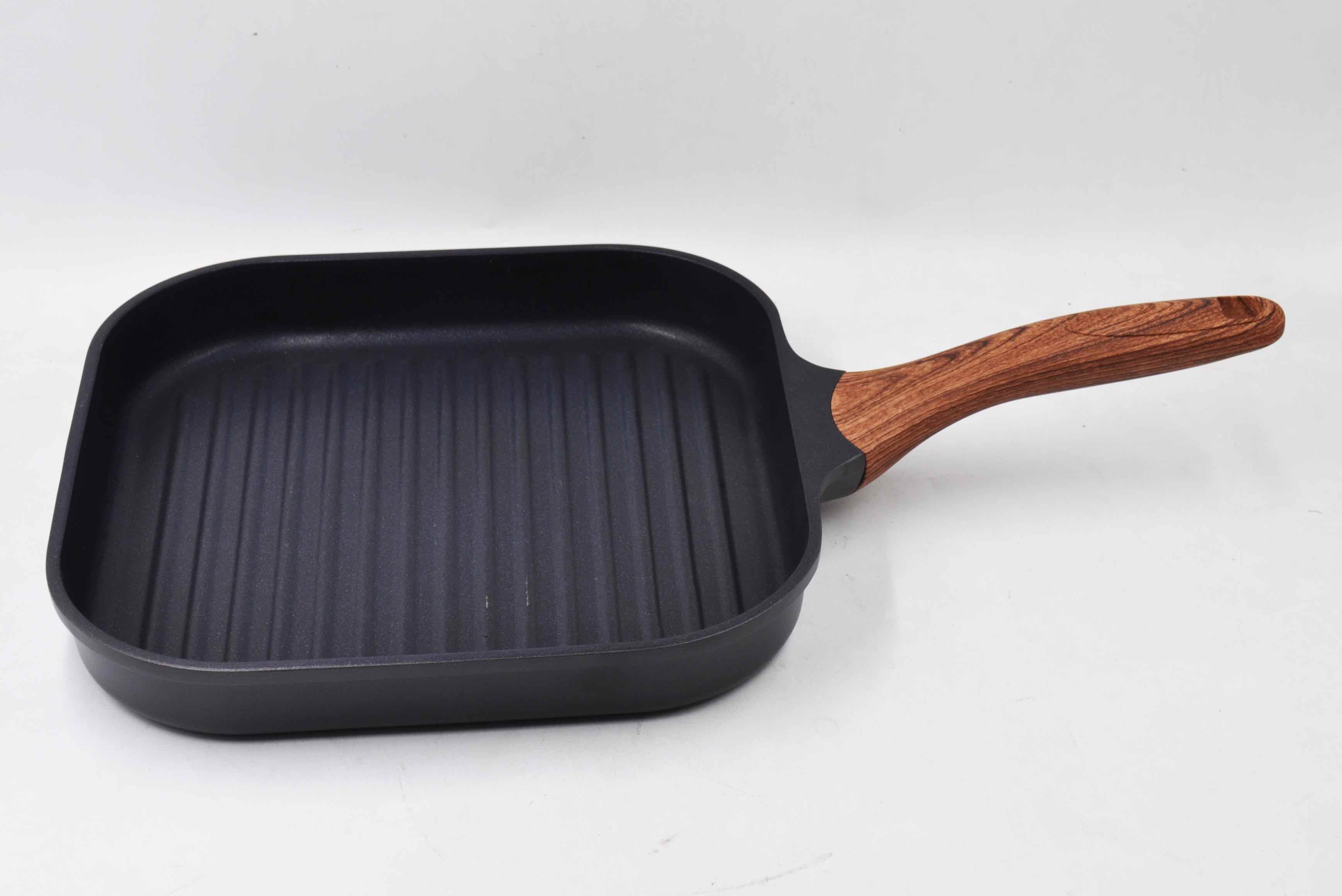 Die-cast grill pan with wooden handle-JX